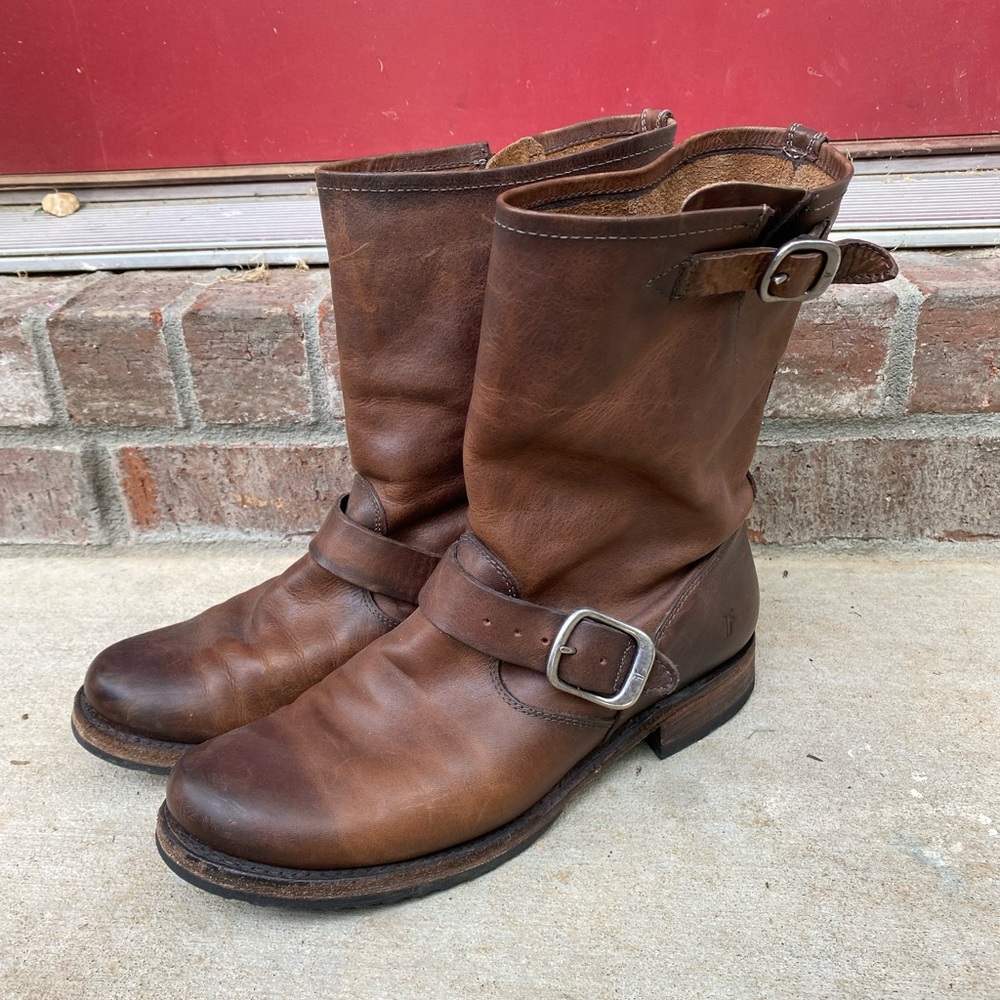 8.5 brown Frye boots